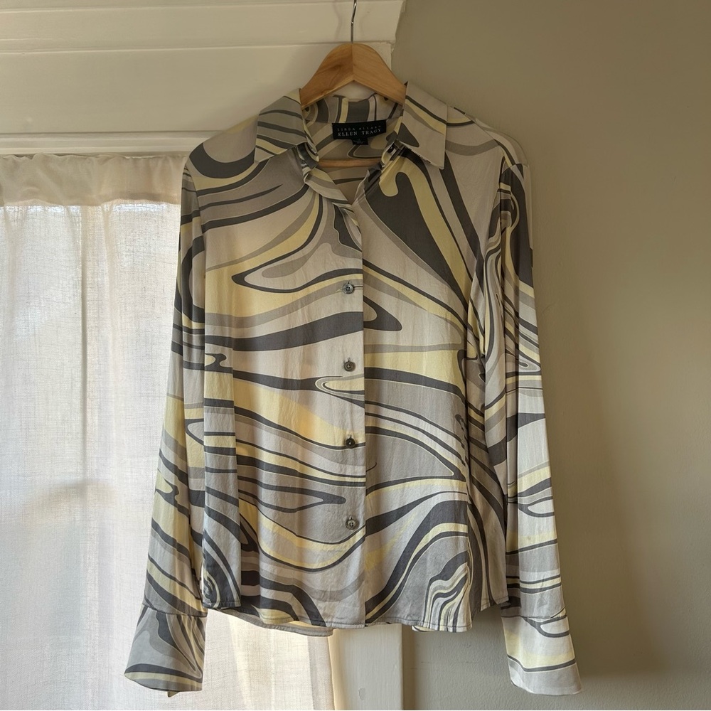 Ellen Tracy Swirl Pattern Blouse in Gray and Cream